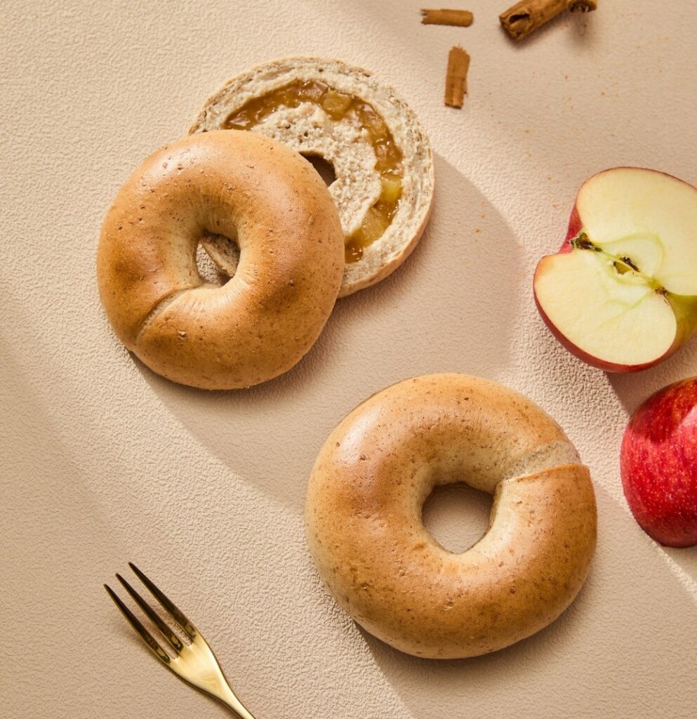 apple jam & cinnamon bagel.png