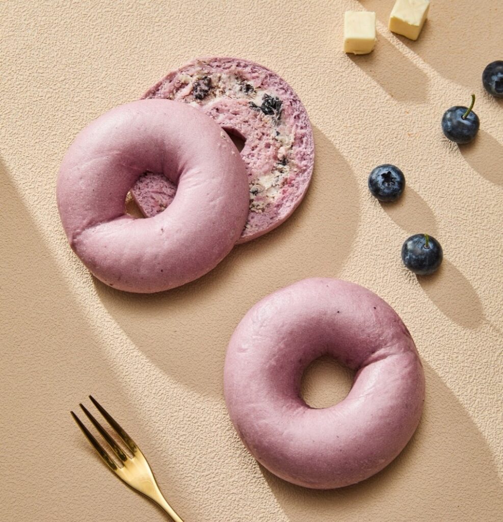 blueberry & cream cheese bagel.png